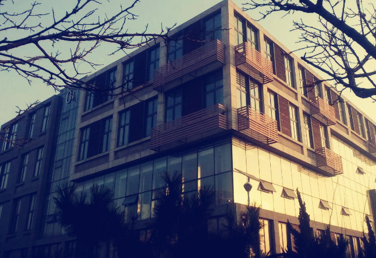 通辽日报：通辽UG环球参加通辽科学仪器公共研发服务平台开建