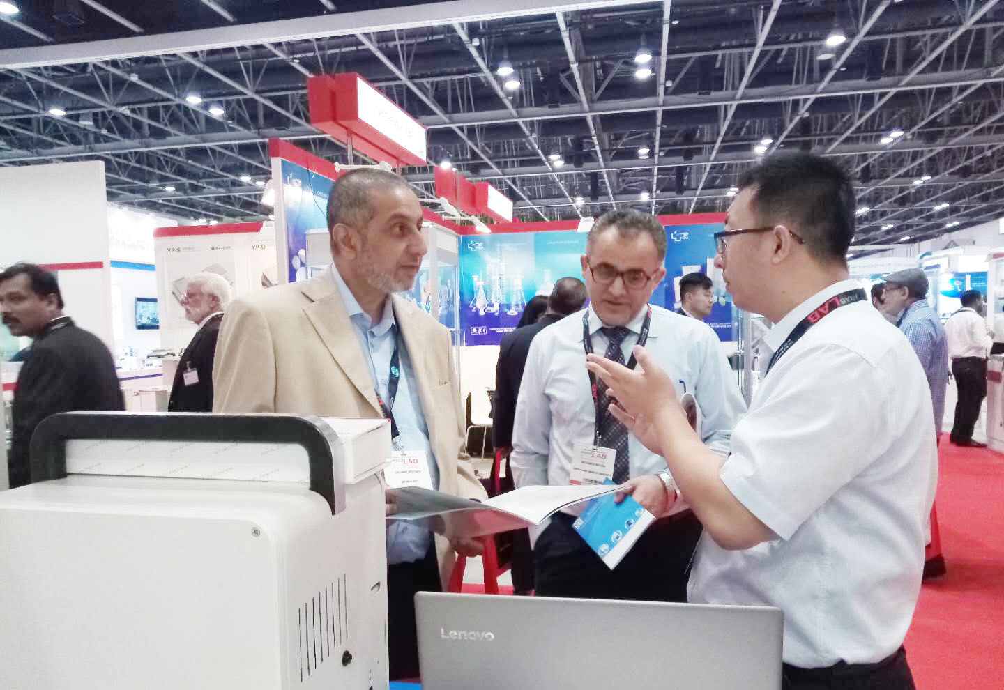 UG环球亮相ARAB LAB 2018，精品仪器诠释中国智造之美