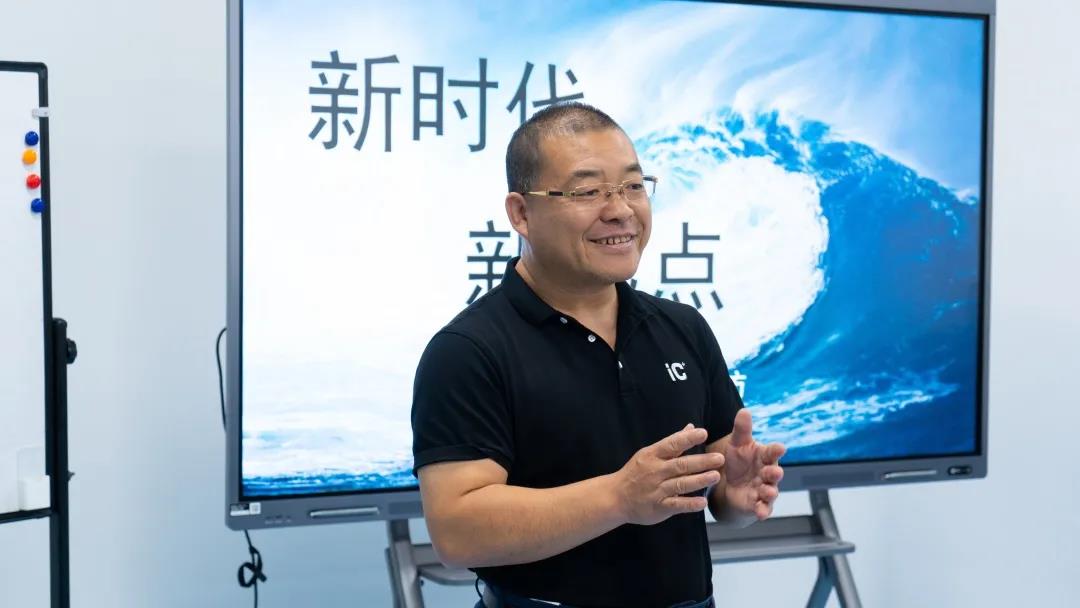 集崖辐铁军——UG环球誓师带头大会超燃现场